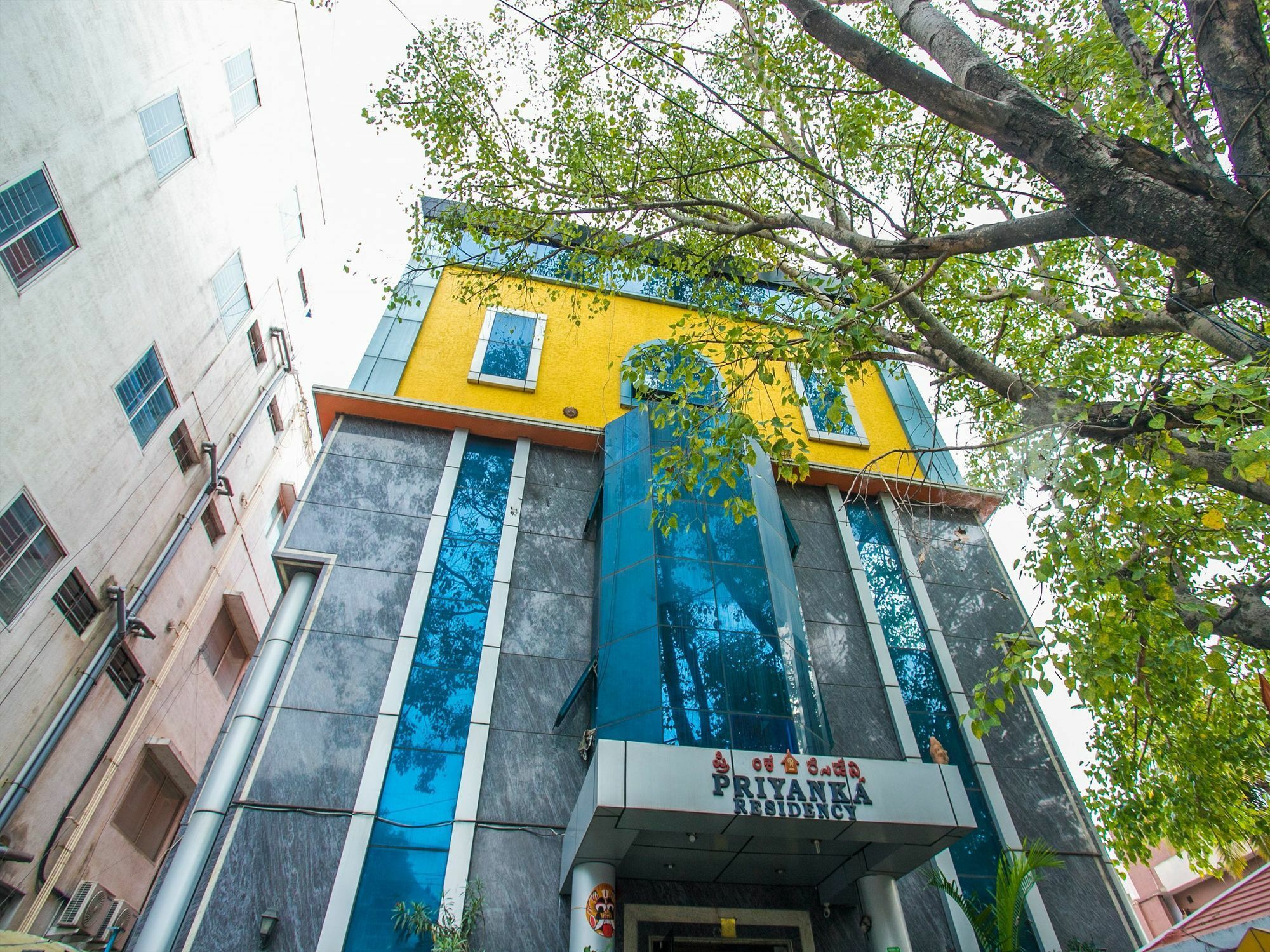 Hotel Priyanka Residency Bangalore Exterior foto